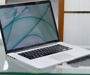 New Laptop Apple MacBook Pro 2015 16GB Intel Core i7 SSD 512GB
