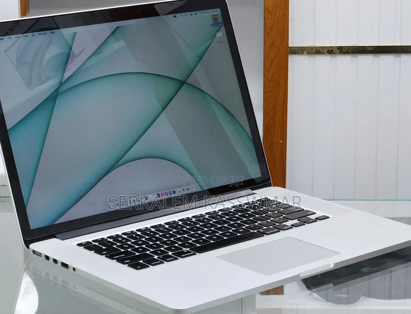 New Laptop Apple MacBook Pro 2015 16GB Intel Core i7 SSD 512GB