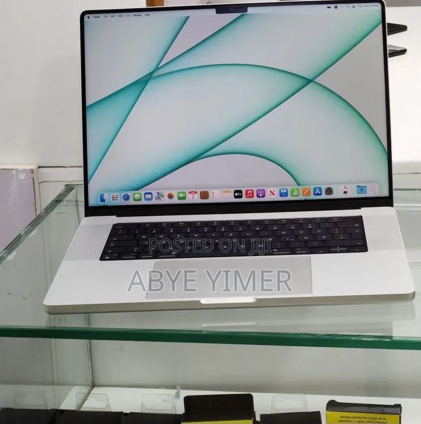 New Laptop Apple MacBook Pro M1 16GB Apple M1 Pro SSD 512GB