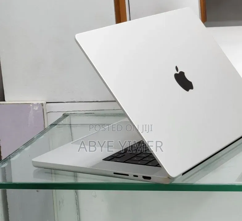 New Laptop Apple MacBook Pro M1 16GB Apple M1 Pro SSD 512GB