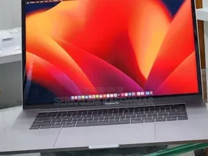 New Laptop Apple MacBook Pro 2017 16GB Intel Core i7 SSD 512GB