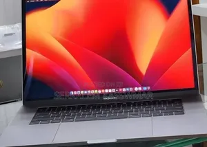 New Laptop Apple MacBook Pro 2017 16GB Intel Core i7 SSD 512GB