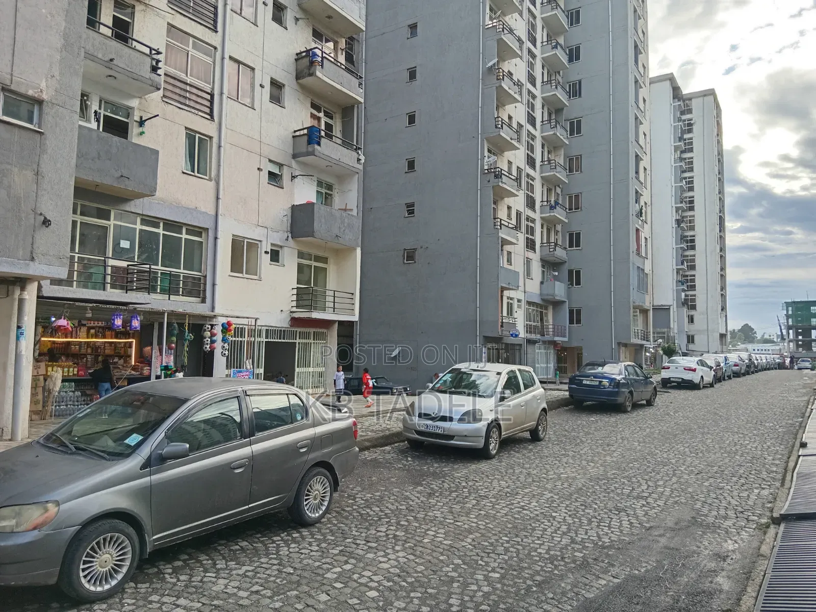 2bdrm Apartment in መሪ ሎቄ አያት አደባባይ, Bole for sale