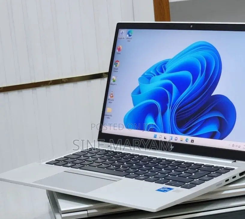 New Laptop HP EliteBook 830 G8 16GB Intel Core i7 SSD 512GB