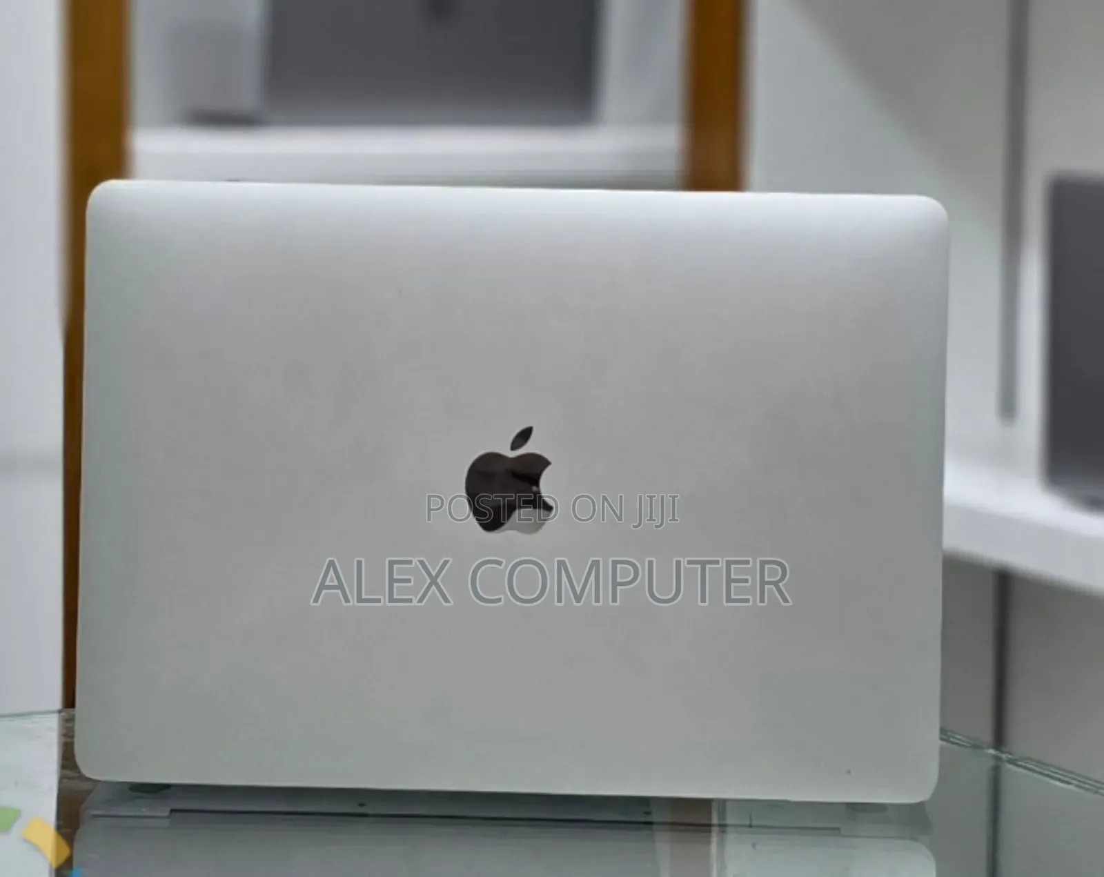 New Laptop Apple MacBook Air 2020 M1 16GB Apple M1 SSD 256GB