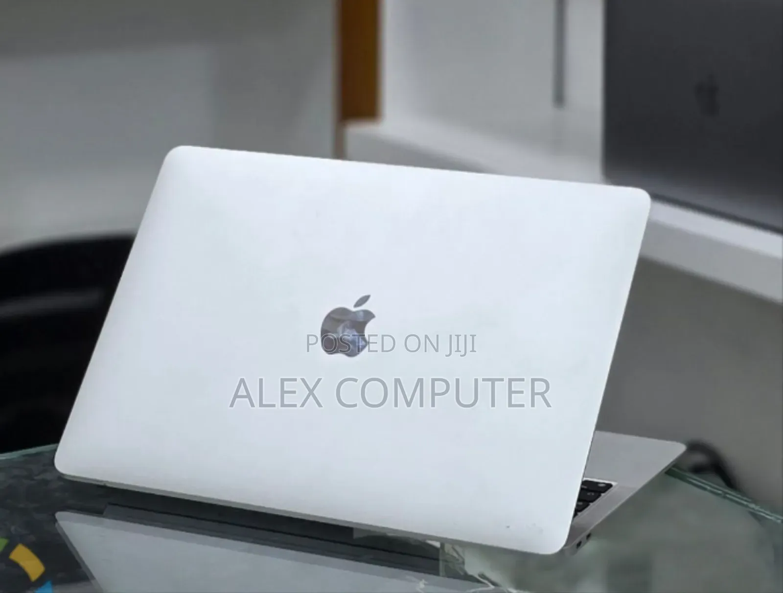 New Laptop Apple MacBook Air 2020 M1 16GB Apple M1 SSD 256GB