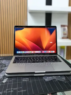 New Laptop Apple MacBook Pro 2017 16GB Intel Core i5 SSD 256GB