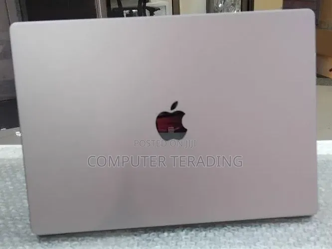 New Laptop Apple MacBook Pro 2021 M1 32GB Apple M1 Pro SSD 512GB