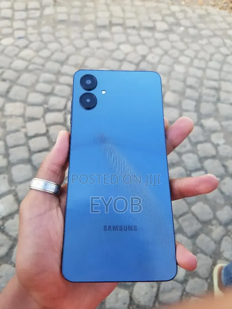 New Samsung Galaxy A06 64 GB Gray
