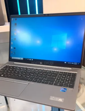 New Laptop HP ZBook Firefly G8 16GB Intel Core i7 SSD 512GB