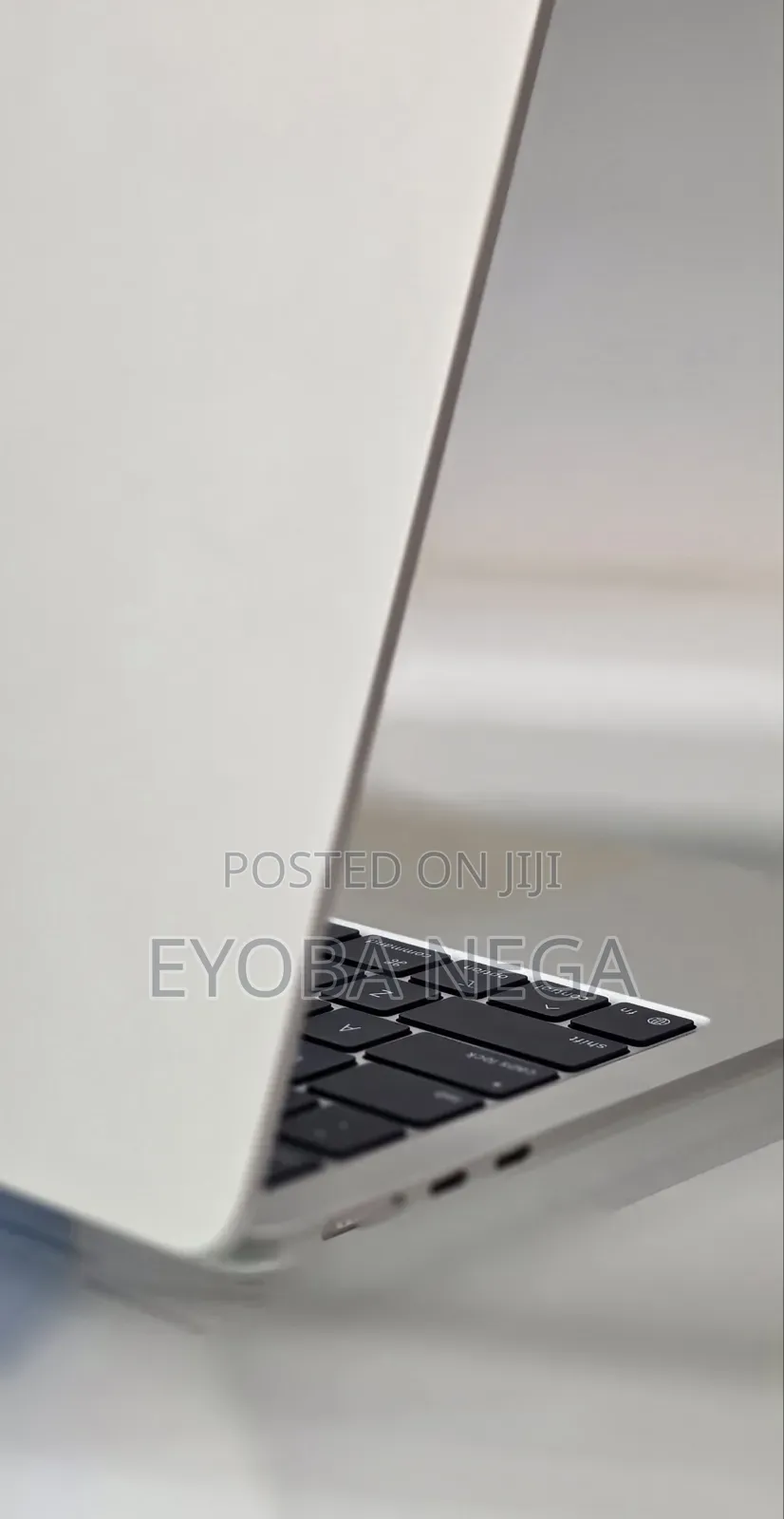 New Laptop Apple MacBook Air 2025 M4 13-inch 16GB Apple M4 SSD 256GB