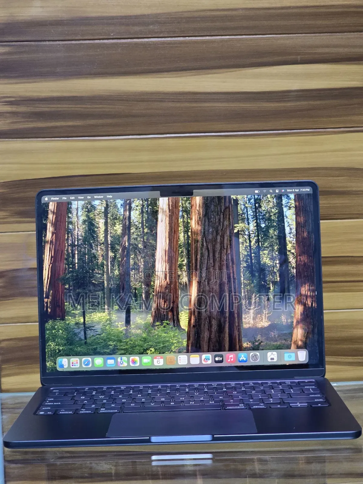 New Laptop Apple MacBook Air 2025 M4 13-inch 16GB AMD Ryzen 3 SSD 256GB