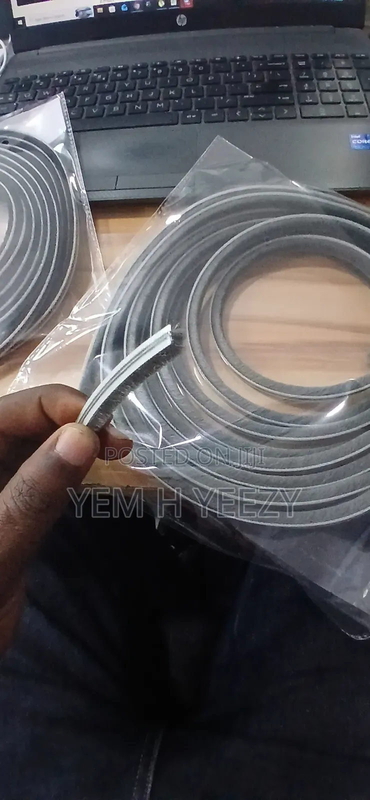 Aluminum Glass Brush
