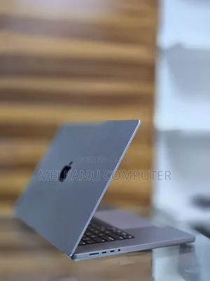 New Laptop Apple MacBook Pro M1 32GB Intel Core i7 SSD 512GB