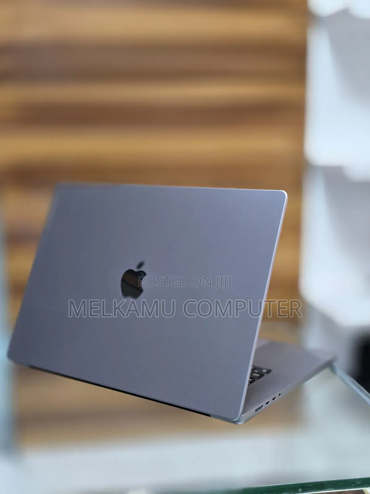 New Laptop Apple MacBook Pro M1 32GB Intel Core i7 SSD 512GB