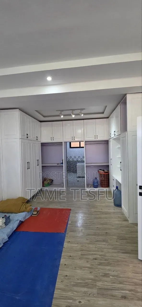 Furnished 8bdrm House in ሀያት, Bole for sale