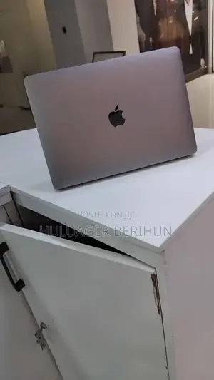 New Laptop Apple MacBook Air 2020 M1 8GB Apple M1 SSD 256GB