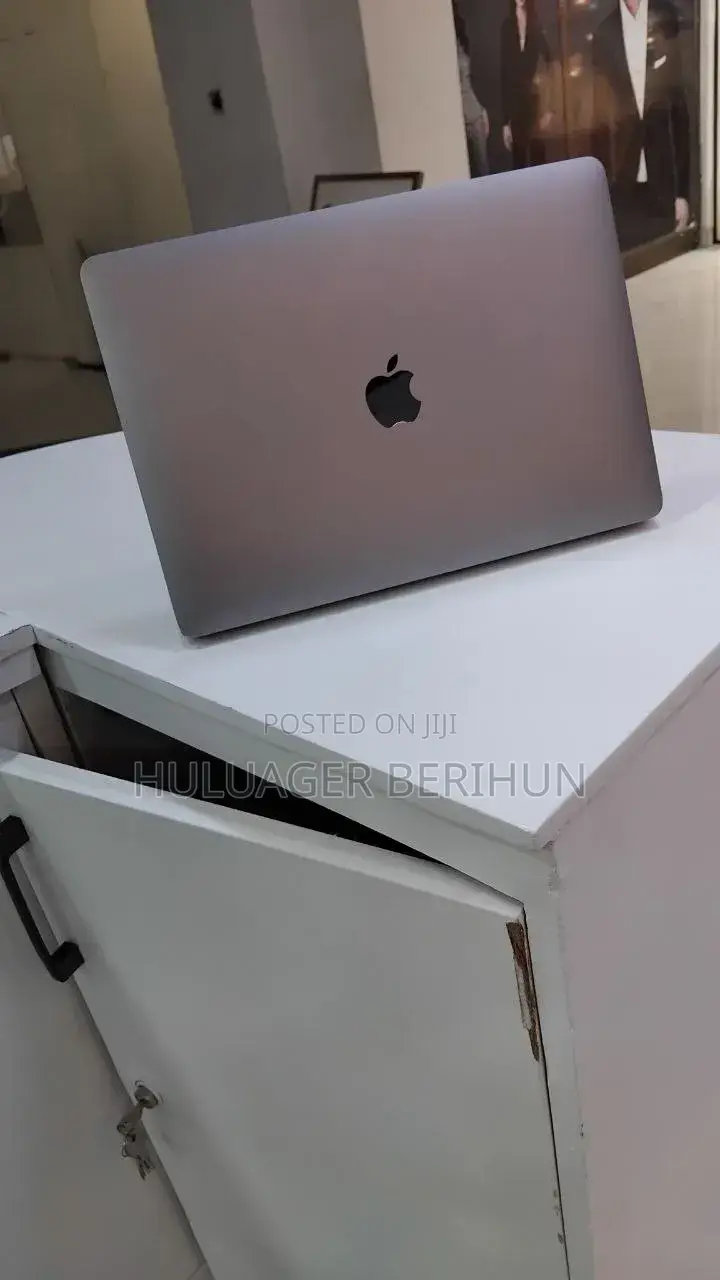 New Laptop Apple MacBook Air 2020 M1 8GB Apple M1 SSD 256GB