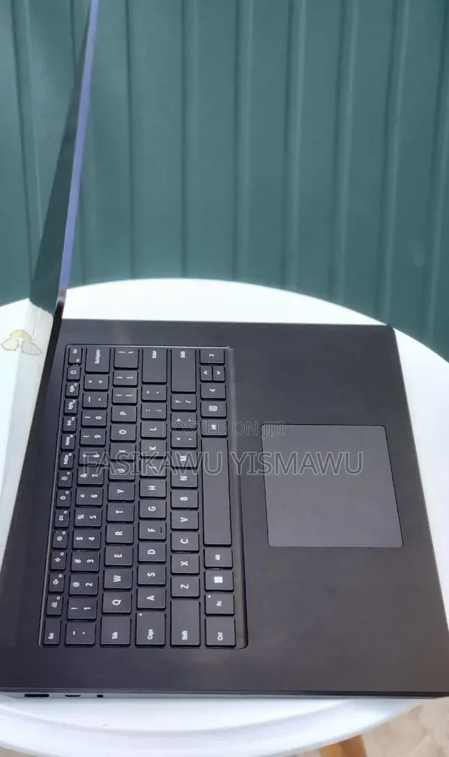 New Laptop Microsoft Surface 16GB Intel Core i7 SSD 256GB