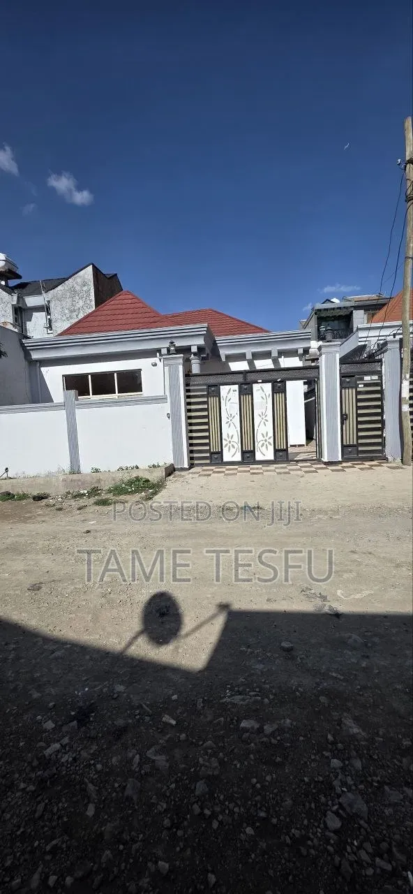Furnished 3bdrm Villa in ሀያት, Bole for sale
