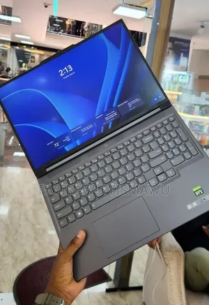 New Laptop Lenovo Legion 5 16GB AMD Ryzen 7 SSD 1T