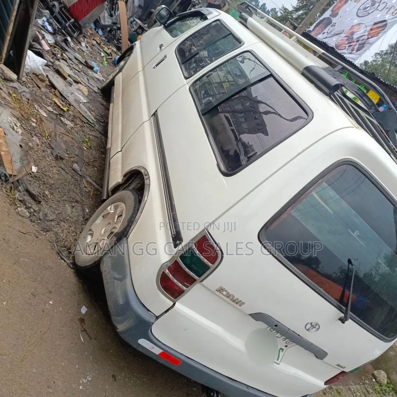 Toyota HiAce 2006 White