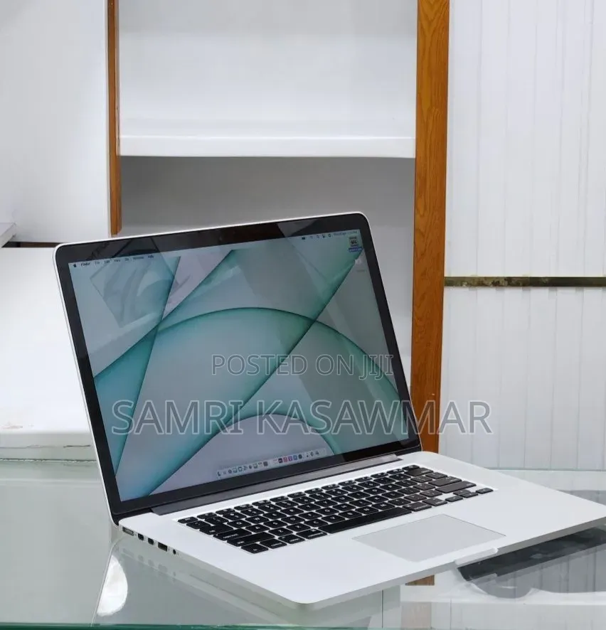 New Laptop Apple MacBook Pro 2015 16GB Intel Core i7 SSD 512GB