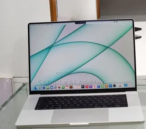 New Laptop Apple MacBook Pro 2015 16GB Intel Core i7 SSD 512GB