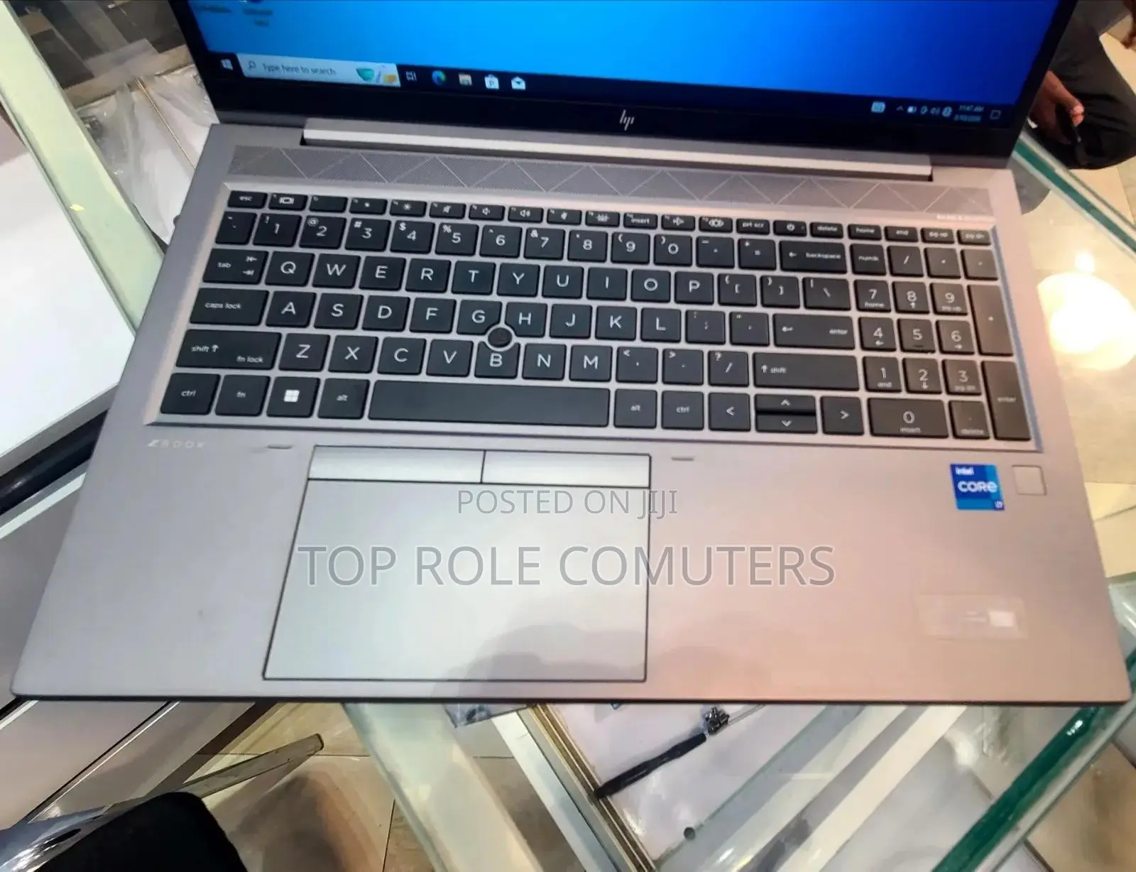 New Laptop HP ZBook Firefly G8 16GB Intel Core i7 SSD 512GB