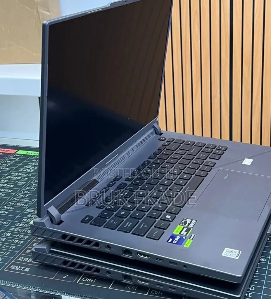New Laptop Asus ROG Strix G15 16GB Intel Core i9 SSD 1T