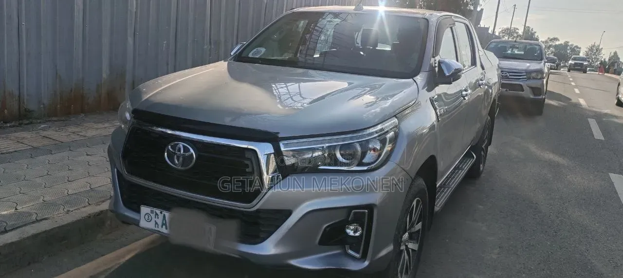 Toyota Hilux 2018 Silver