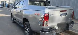 Toyota Hilux 2018 Silver