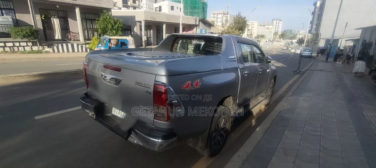 Toyota Hilux 2018 Silver
