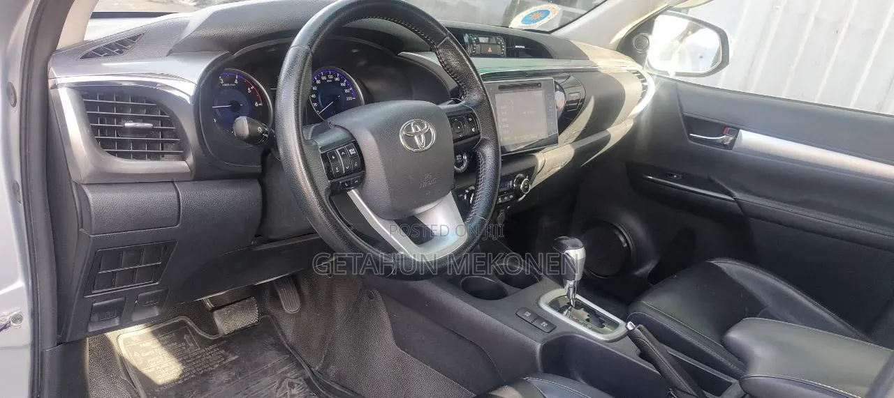 Toyota Hilux 2018 Silver