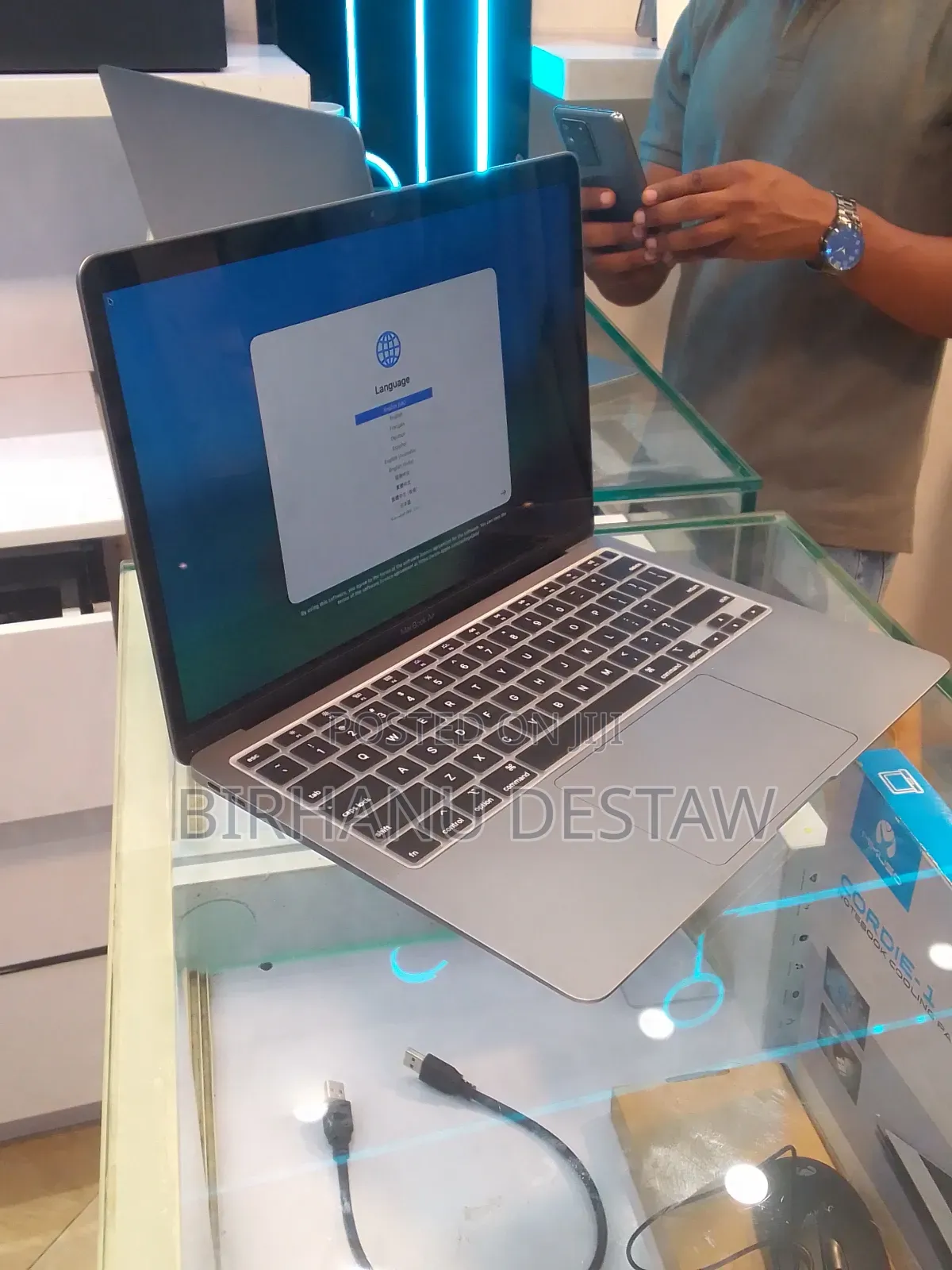 New Laptop Apple MacBook Air 2020 M1 16GB Apple M1 SSD 256GB