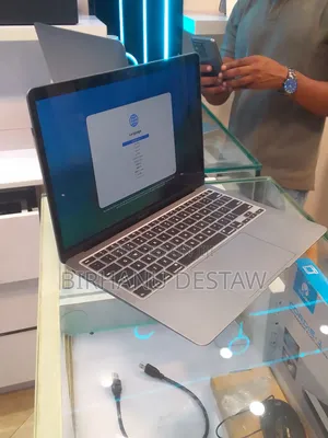 New Laptop Apple MacBook Air 2020 M1 16GB Apple M1 SSD 256GB