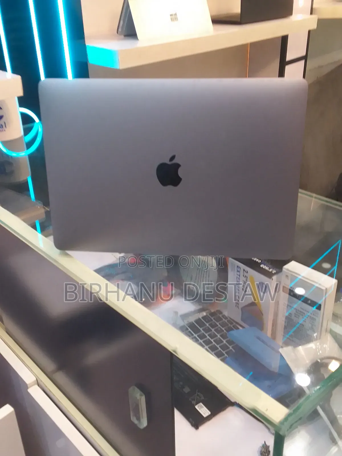New Laptop Apple MacBook Air 2020 M1 16GB Apple M1 SSD 256GB