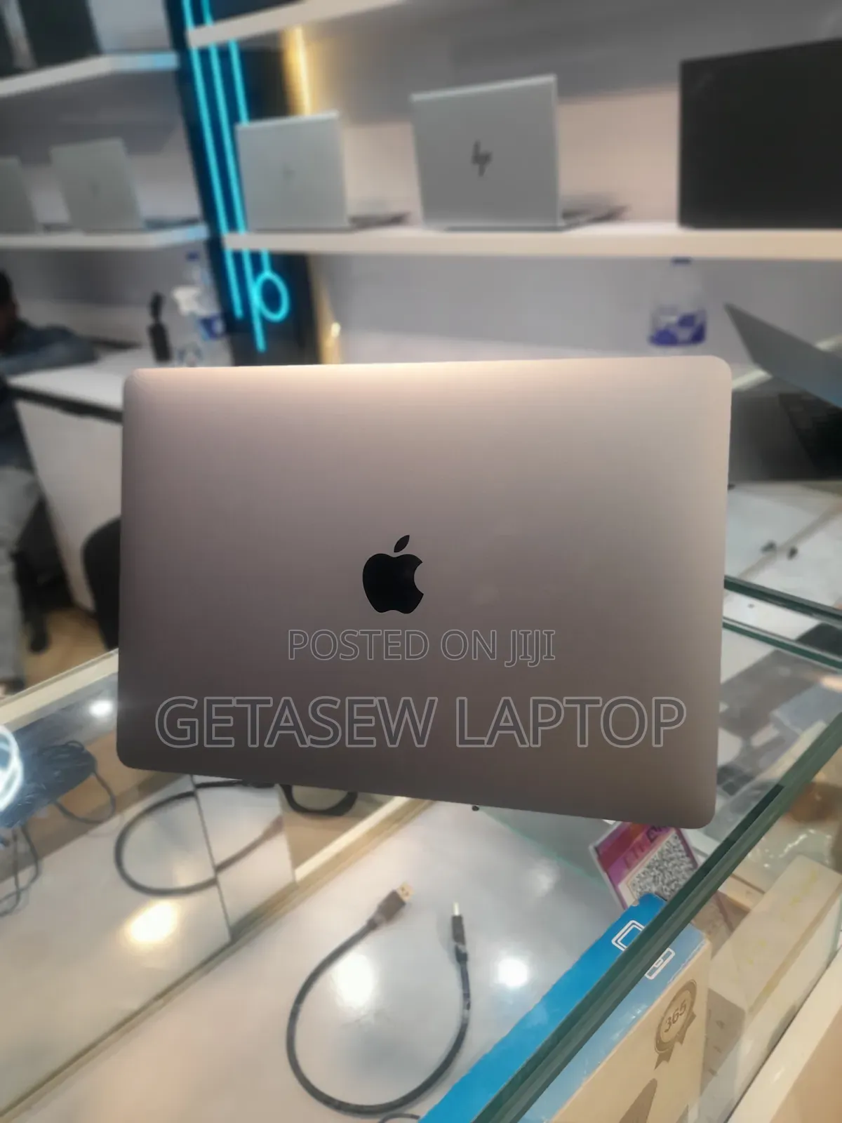 New Laptop Apple MacBook Pro M1 8GB Apple M1 SSD 256GB