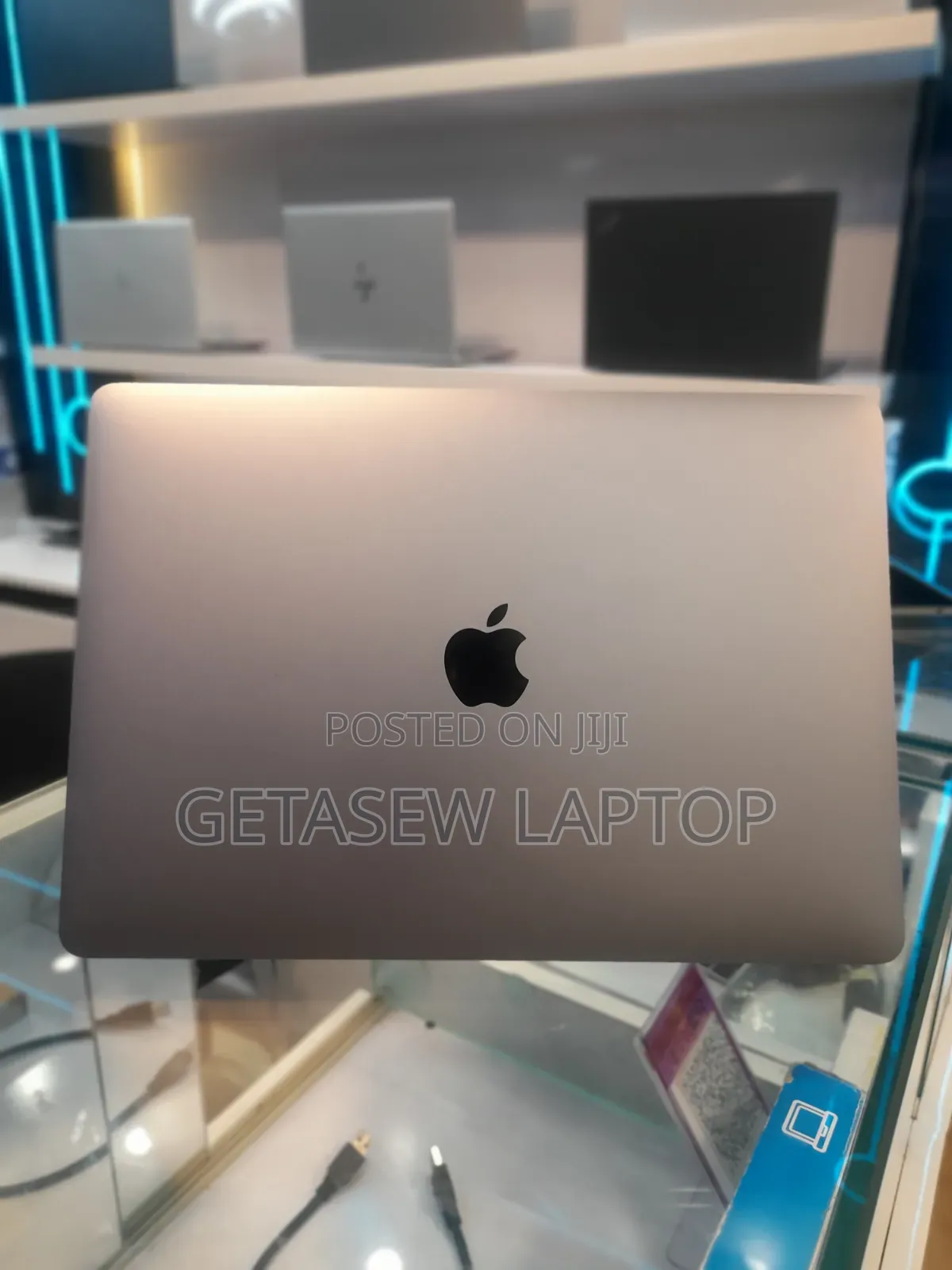 New Laptop Apple MacBook Pro M1 8GB Apple M1 SSD 256GB