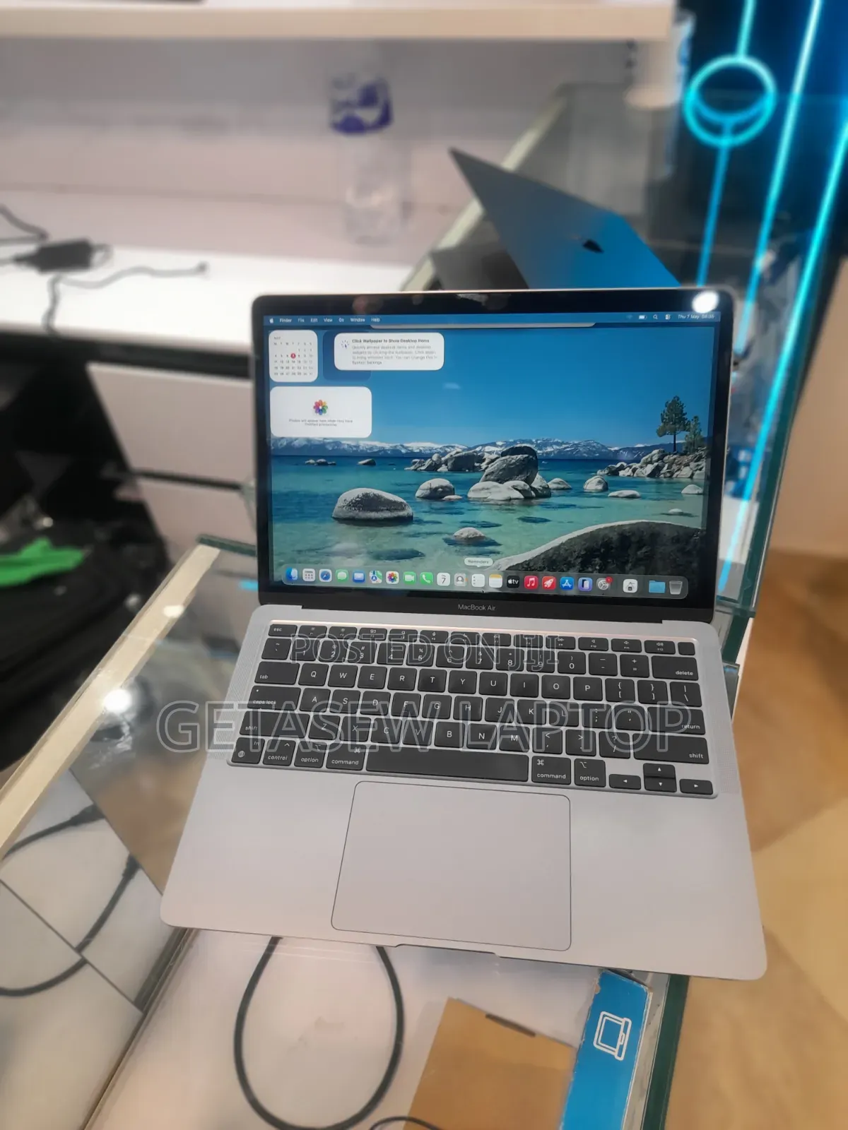 New Laptop Apple MacBook Pro M1 8GB Apple M1 SSD 256GB