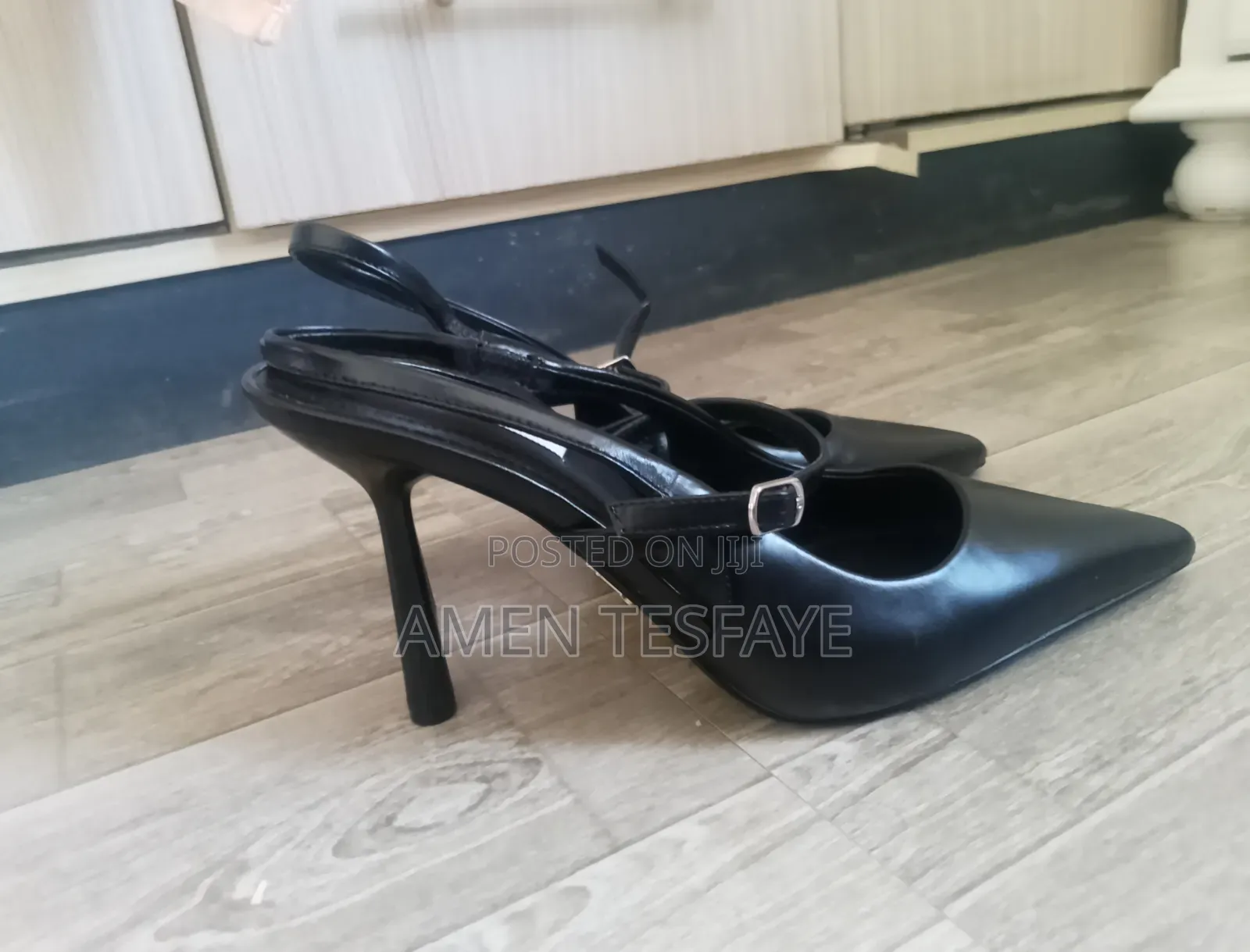 Steeve Madden Heel Shoe