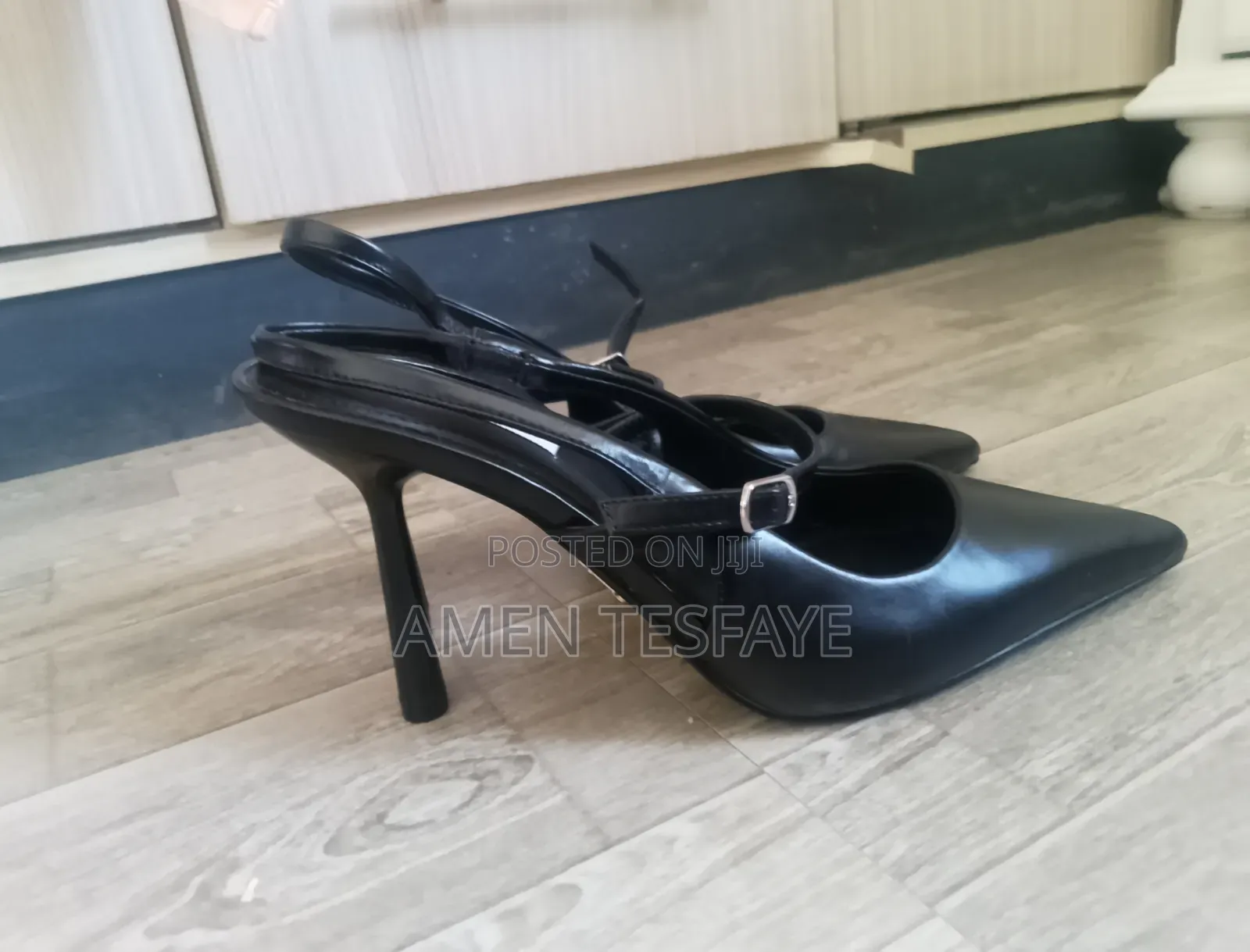 Steeve Madden Heel Shoe