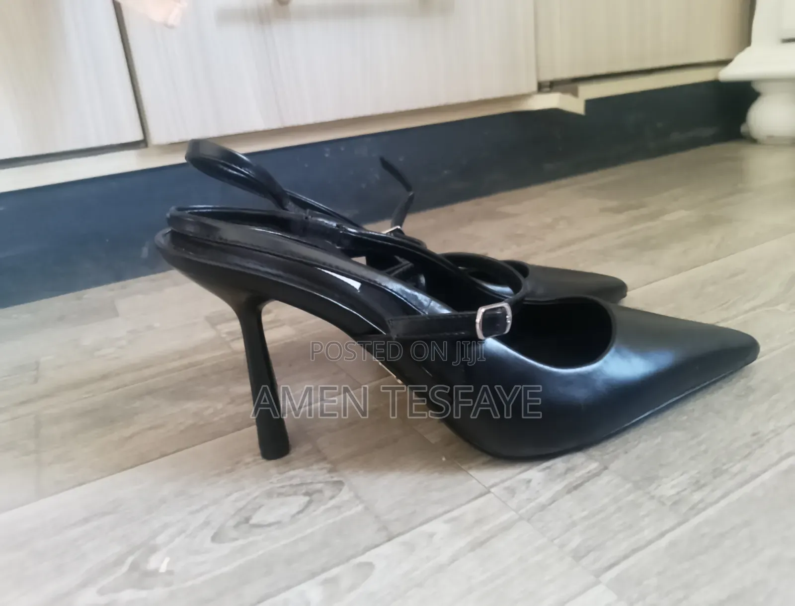 Steeve Madden Heel Shoe