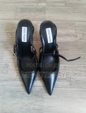 Steeve Madden Heel Shoe