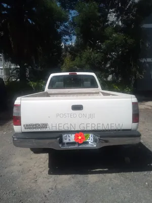 Toyota Hilux 1996 White