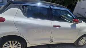 Suzuki Swift 2022 Silver