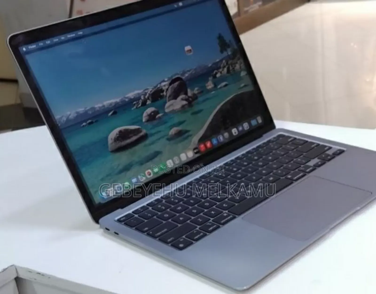New Laptop Apple MacBook Air 2020 M1 8GB Apple M1 SSD 256GB