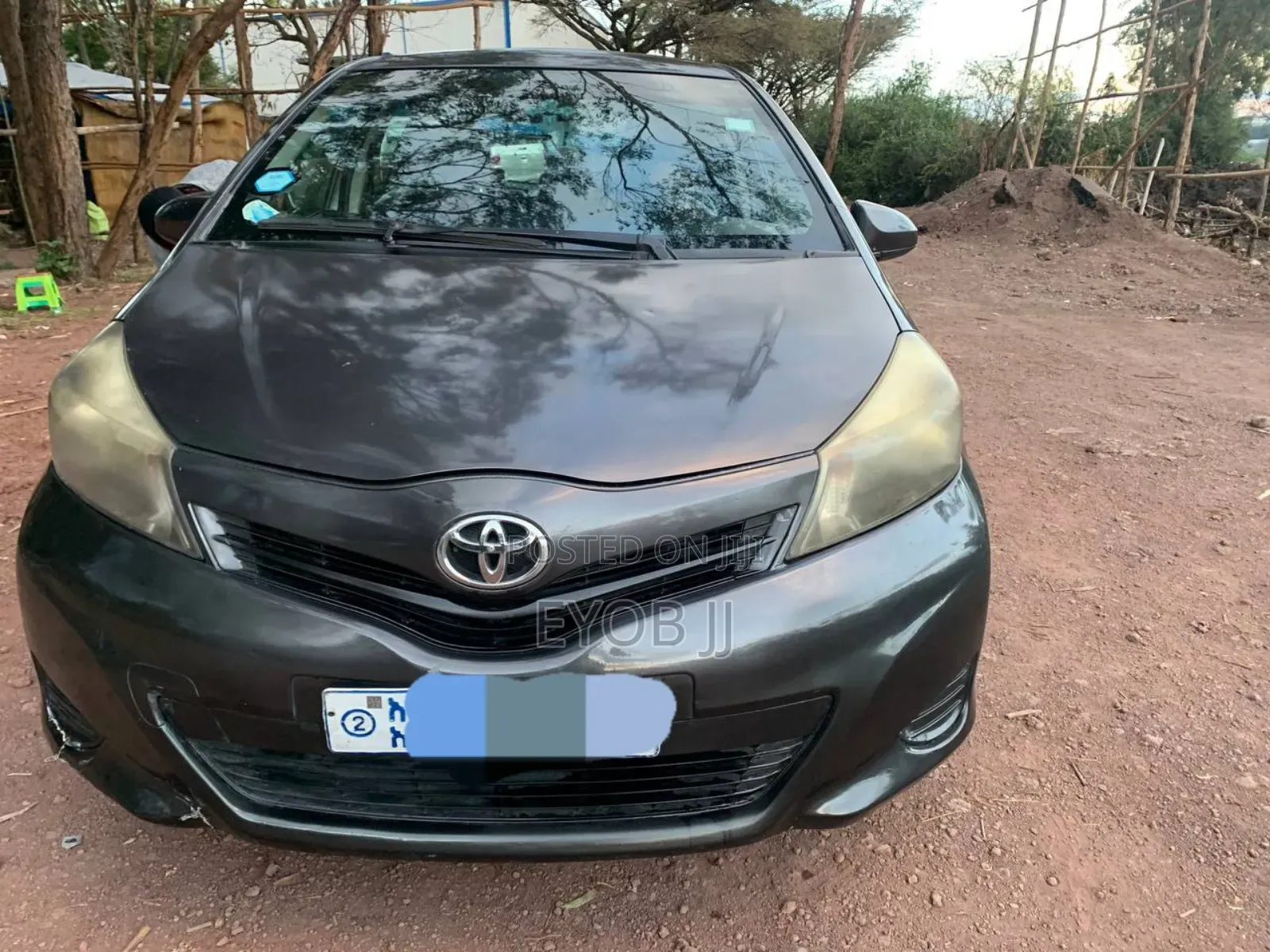 Toyota Yaris L Hatchback 5dr 2012 Gray