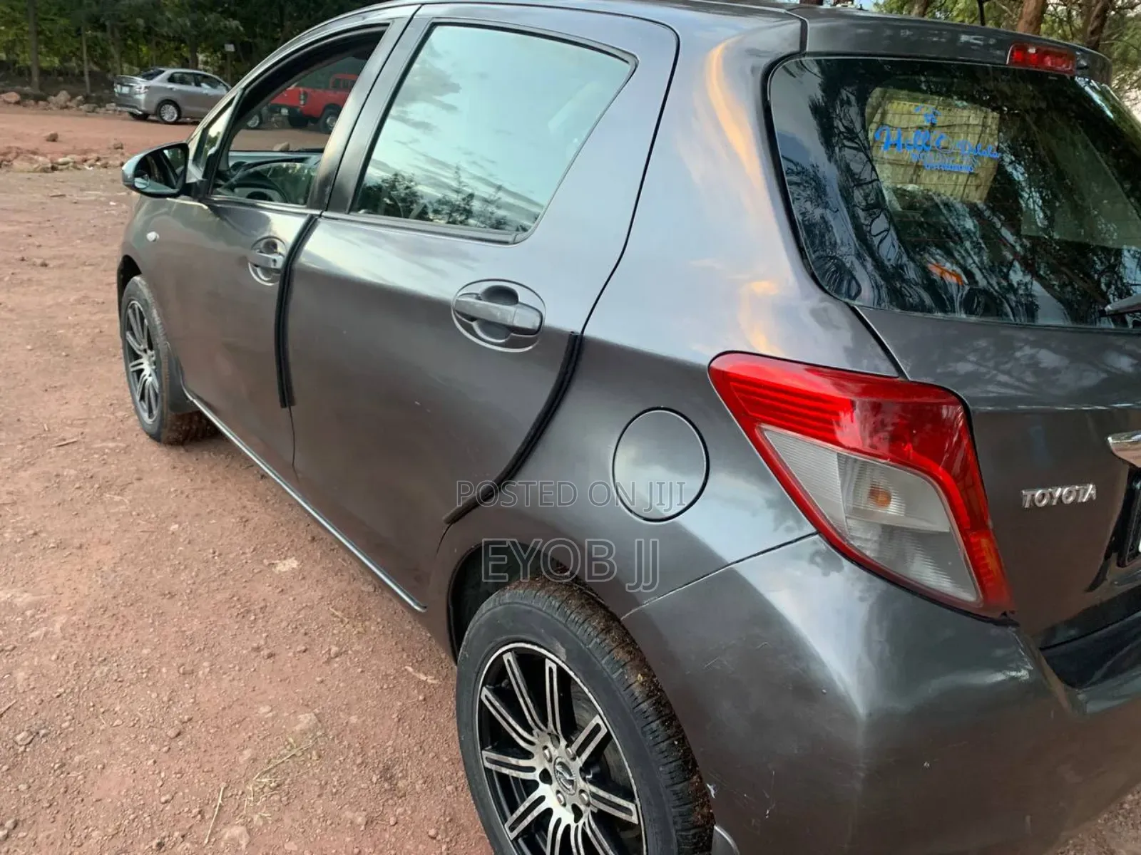 Toyota Yaris L Hatchback 5dr 2012 Gray