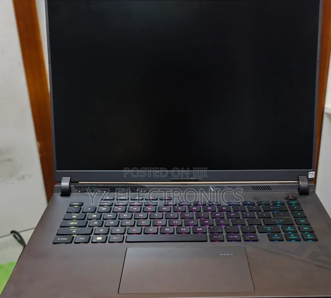 New Laptop Asus ROG Strix G15 16GB Intel Core i9 SSD 1T